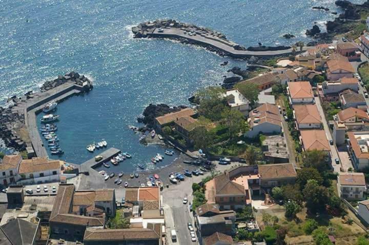 Cozy Apartment By The Sea Acireale Exterior foto